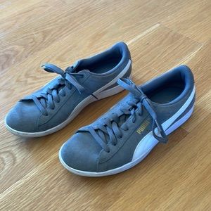 Puma Classic sneakers. Women’s size 7.